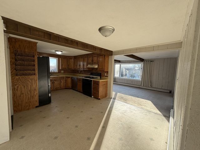 65 Pinehurst Ave, Methuen, MA 01844