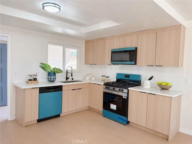 15505 La Valle Street, Sylmar, CA 91342