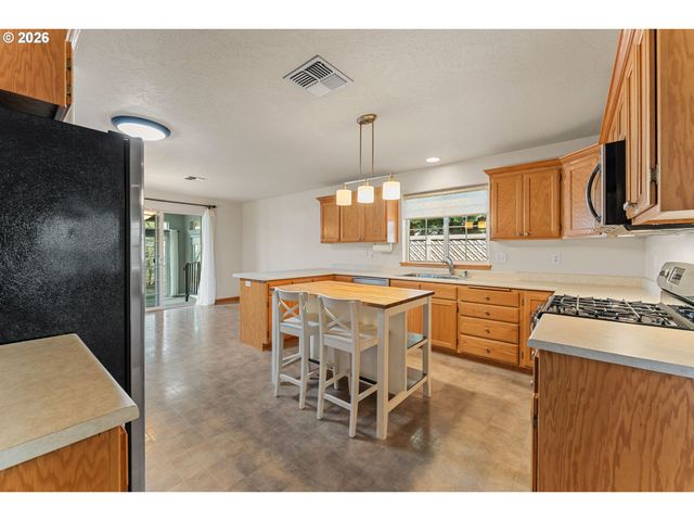 2188 MARIE Dr, Grants Pass, OR 97526