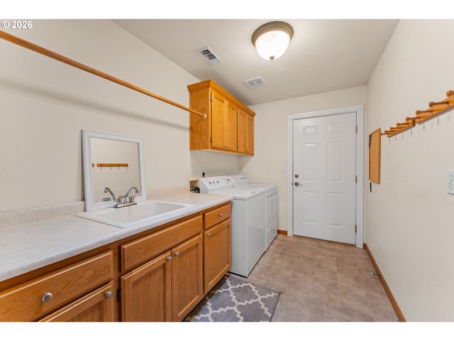 2188 MARIE Dr, Grants Pass, OR 97526