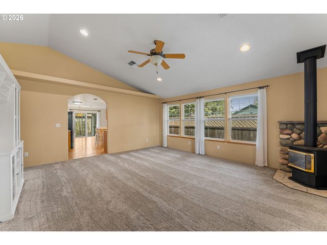 2188 MARIE Dr, Grants Pass, OR 97526