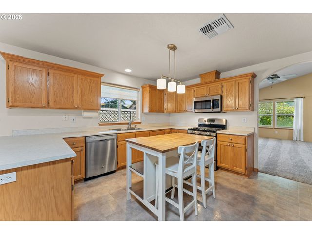 2188 MARIE Dr, Grants Pass, OR 97526