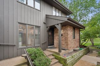 3899 Mission Hills Road, Northbrook, IL 60062