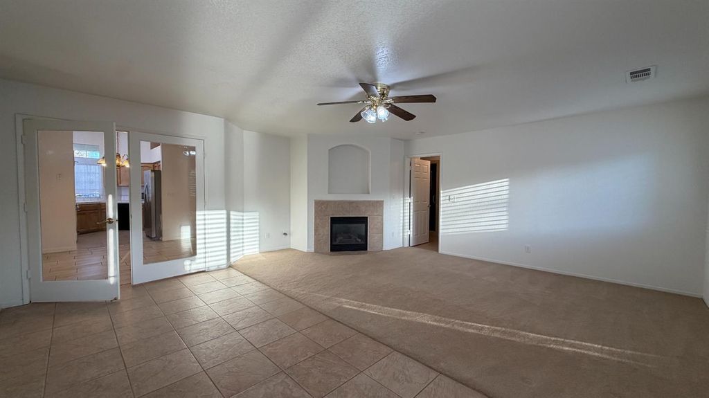 Image 11 of property listing at 2092 Jasper Street, Selma, CA 93662