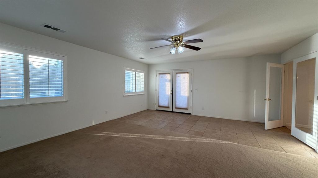 Image 12 of property listing at 2092 Jasper Street, Selma, CA 93662