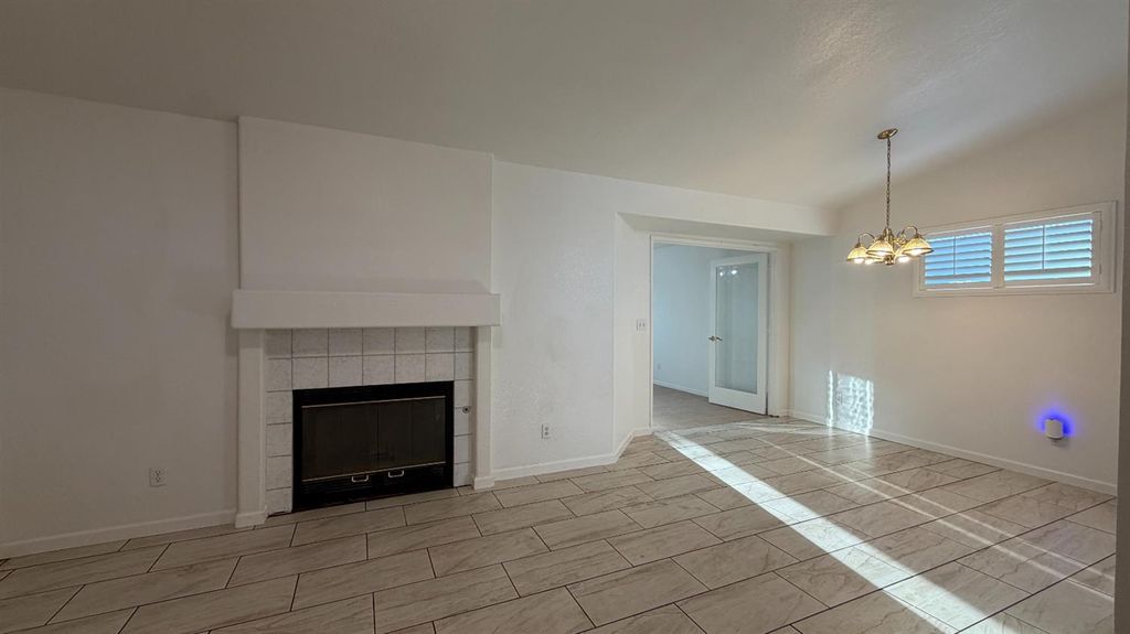Image 13 of property listing at 2092 Jasper Street, Selma, CA 93662