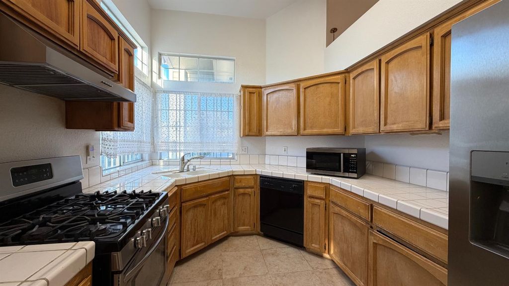 Image 4 of property listing at 2092 Jasper Street, Selma, CA 93662