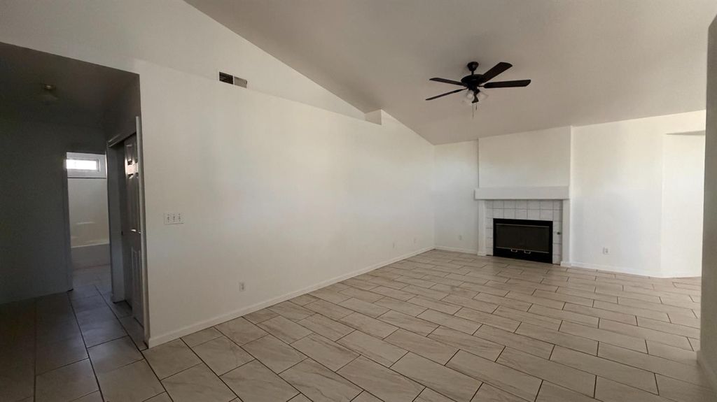 Image 6 of property listing at 2092 Jasper Street, Selma, CA 93662