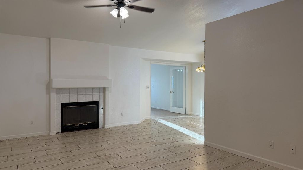 Image 8 of property listing at 2092 Jasper Street, Selma, CA 93662