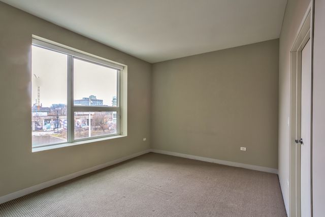 851 W Grand Avenue 404, Chicago, IL 60642