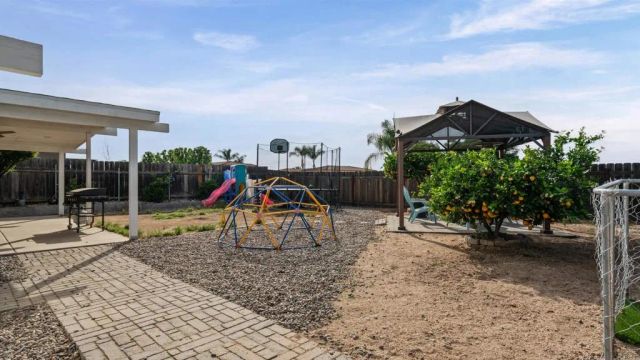 11140 Meadow Terrace Drive, Santee, CA 92071