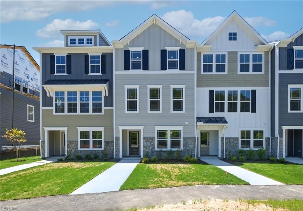 9 Bracewell LN, Yorktown, VA 23692