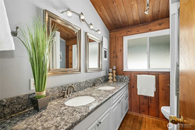 31025 E Lake Morton Drive SE, Kent, WA 98042
