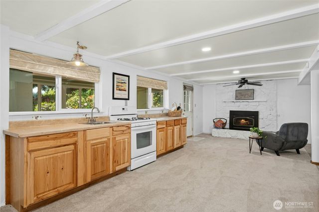 31025 E Lake Morton Drive SE, Kent, WA 98042