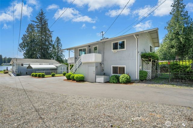 31025 E Lake Morton Drive SE, Kent, WA 98042