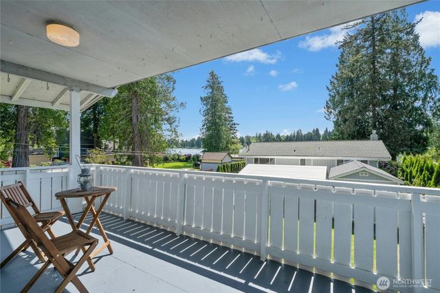 31025 E Lake Morton Drive SE, Kent, WA 98042