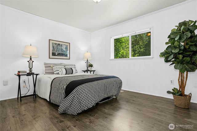 31025 E Lake Morton Drive SE, Kent, WA 98042