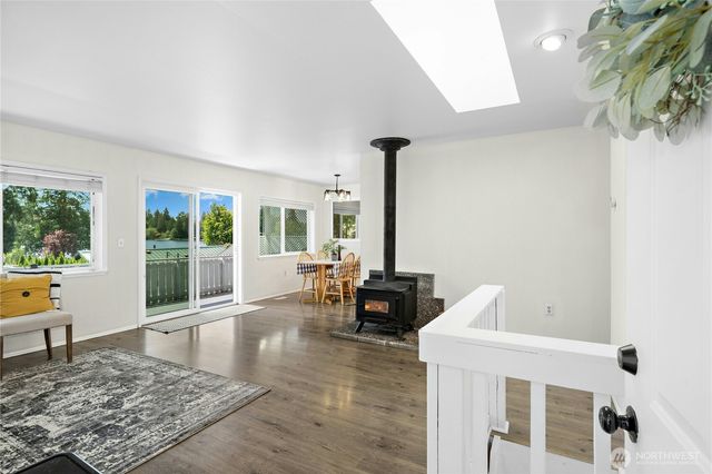 31025 E Lake Morton Drive SE, Kent, WA 98042