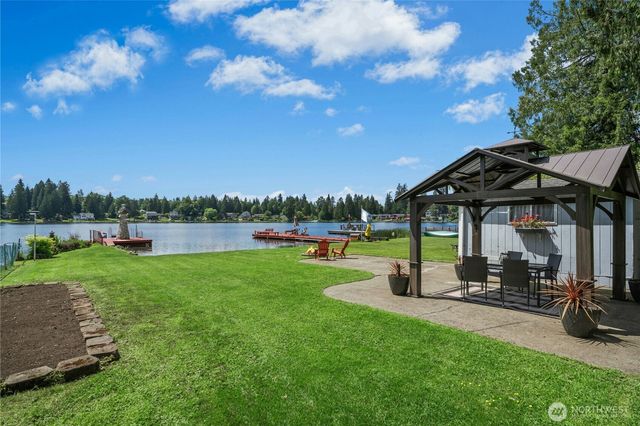 31025 E Lake Morton Drive SE, Kent, WA 98042