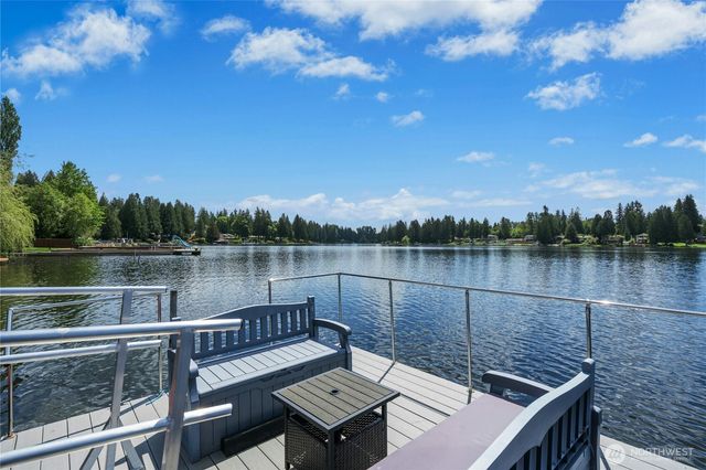 31025 E Lake Morton Drive SE, Kent, WA 98042