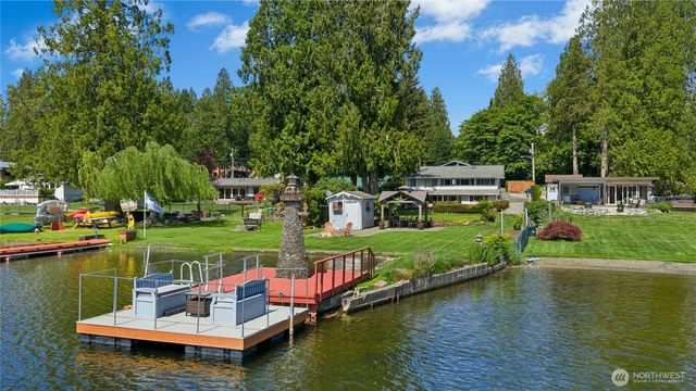 31025 E Lake Morton Drive SE, Kent, WA 98042