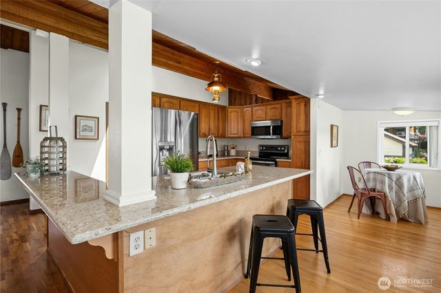 31025 E Lake Morton Drive SE, Kent, WA 98042