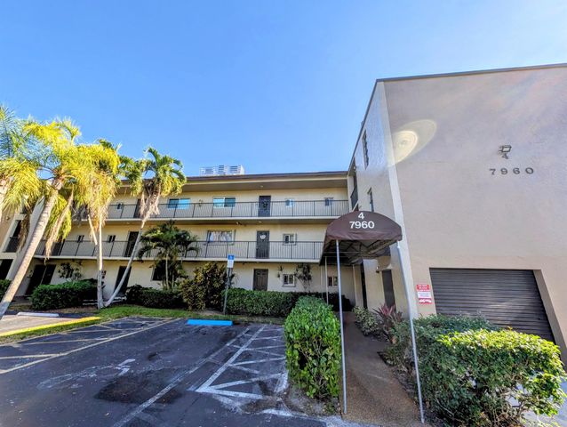 7960 NW 50th Street 104, Lauderhill, FL 33351