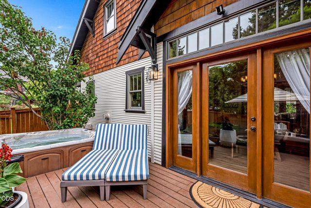 157 NW Black Hawk Avenue, Bend, OR 97703