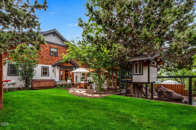 157 NW Black Hawk Avenue, Bend, OR 97703
