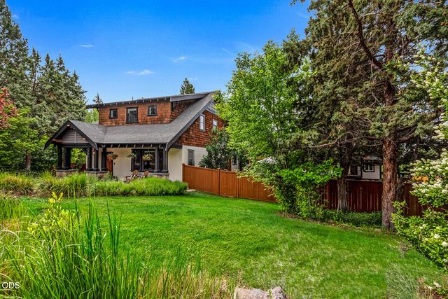 157 NW Black Hawk Avenue, Bend, OR 97703
