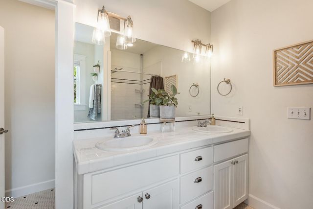 157 NW Black Hawk Avenue, Bend, OR 97703