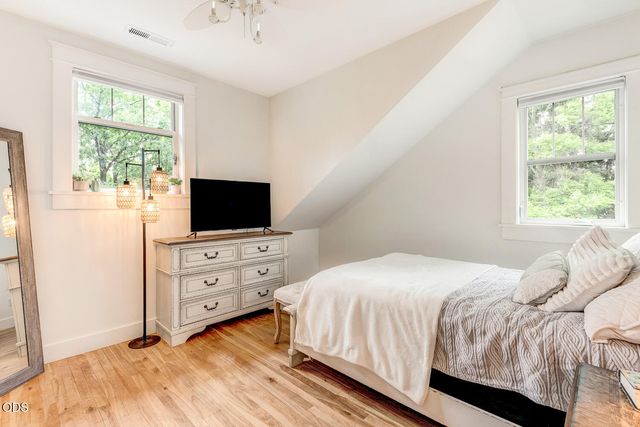 157 NW Black Hawk Avenue, Bend, OR 97703