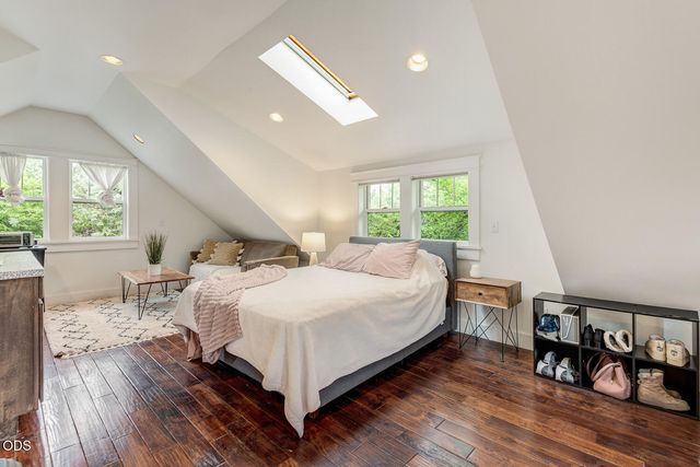 157 NW Black Hawk Avenue, Bend, OR 97703