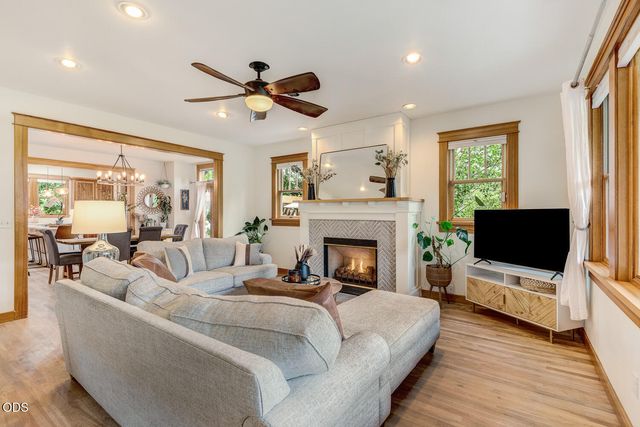 157 NW Black Hawk Avenue, Bend, OR 97703