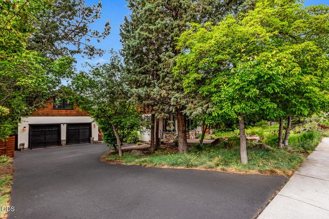 157 NW Black Hawk Avenue, Bend, OR 97703