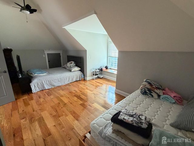 415 E 3RD Avenue 2R, Roselle, NJ 07203