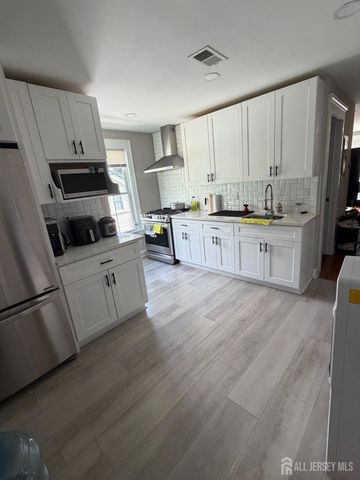 415 E 3RD Avenue 2R, Roselle, NJ 07203