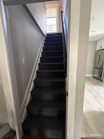 415 E 3RD Avenue 2R, Roselle, NJ 07203