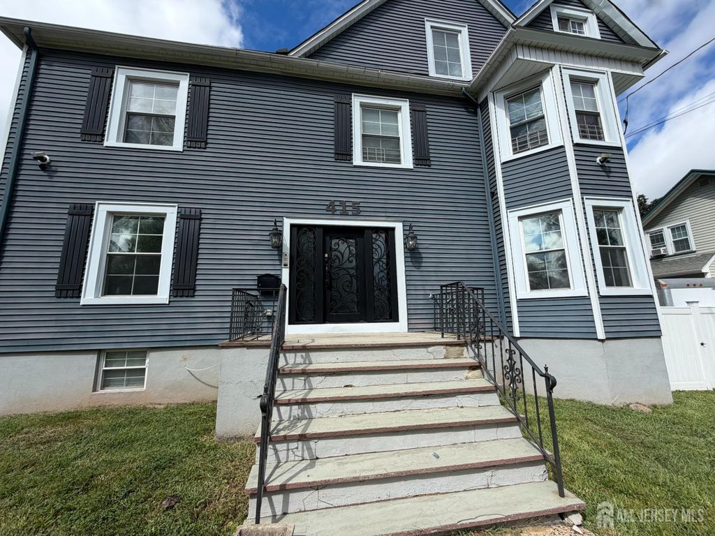 415 E 3RD Avenue 2R, Roselle, NJ 07203