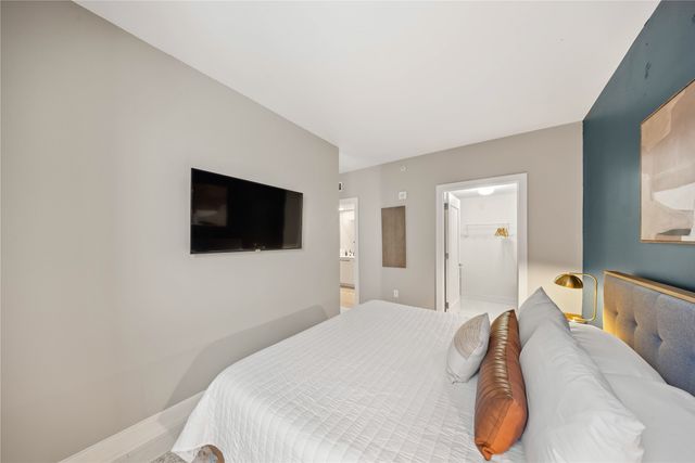 400 Walnut Street 1102, Des Moines, IA 50309