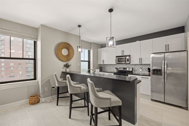 400 Walnut Street 1102, Des Moines, IA 50309