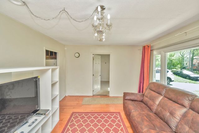41 Woodland Ave, Brockton, MA 02301