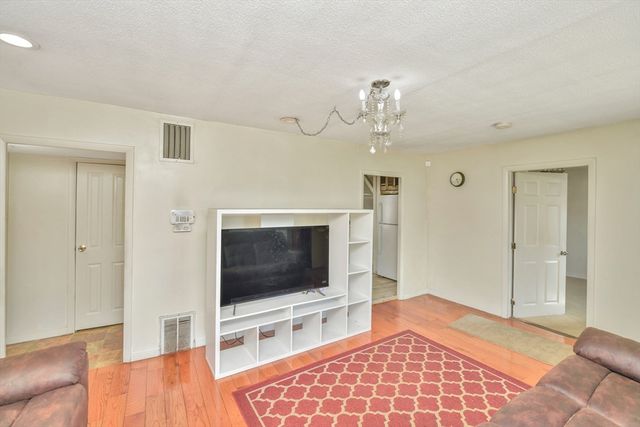 41 Woodland Ave, Brockton, MA 02301