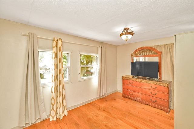 41 Woodland Ave, Brockton, MA 02301