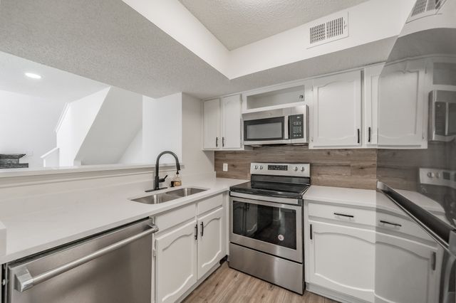 3101 Sondra Drive 201, Fort Worth, TX 76107