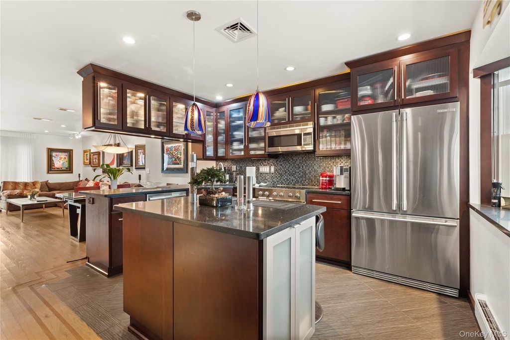 158 Harbor S, Amityville, NY 11701 — photo 2