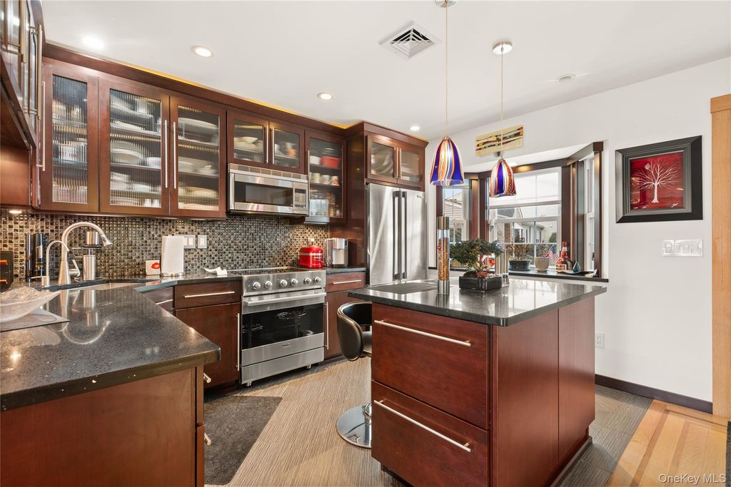 158 Harbor S, Amityville, NY 11701 — photo 3