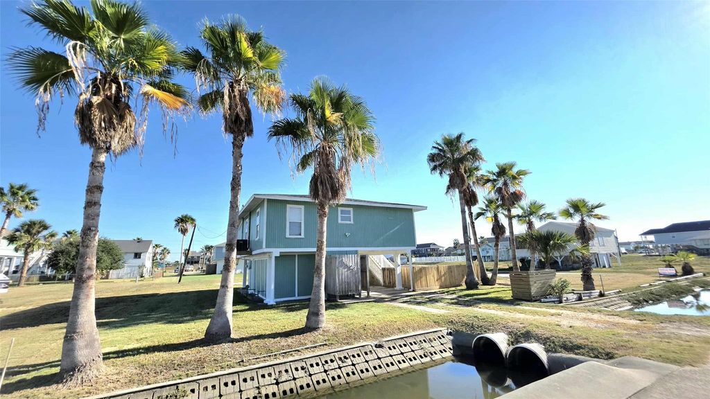 16623 Jolly Roger Road, Galveston, TX 77554