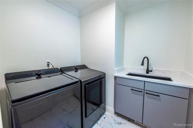 1935 Brookwood Avenue, Royal Oak, MI 48073