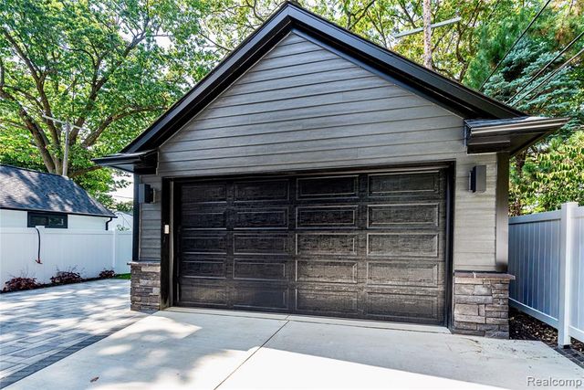 1935 Brookwood Avenue, Royal Oak, MI 48073